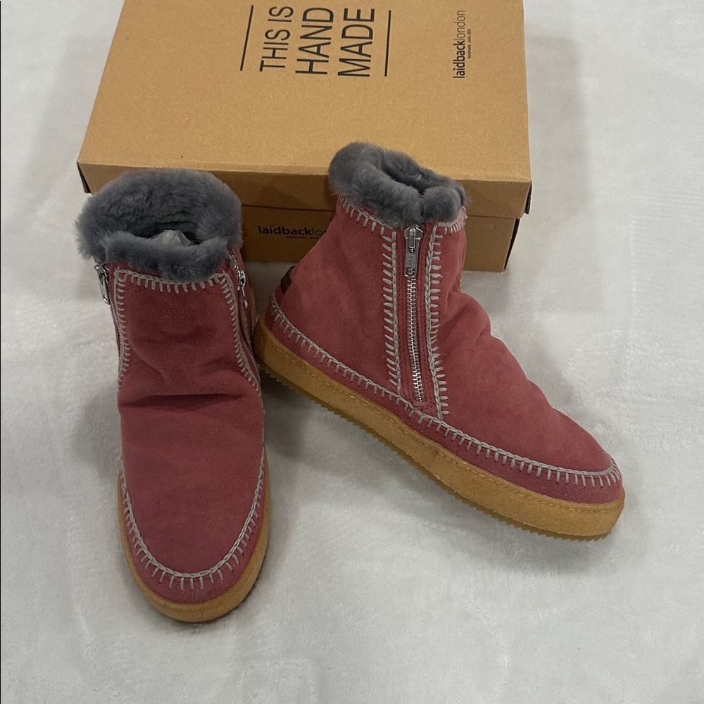 Stylish Gray and Pink Kids Boots - Picture 13 of 13